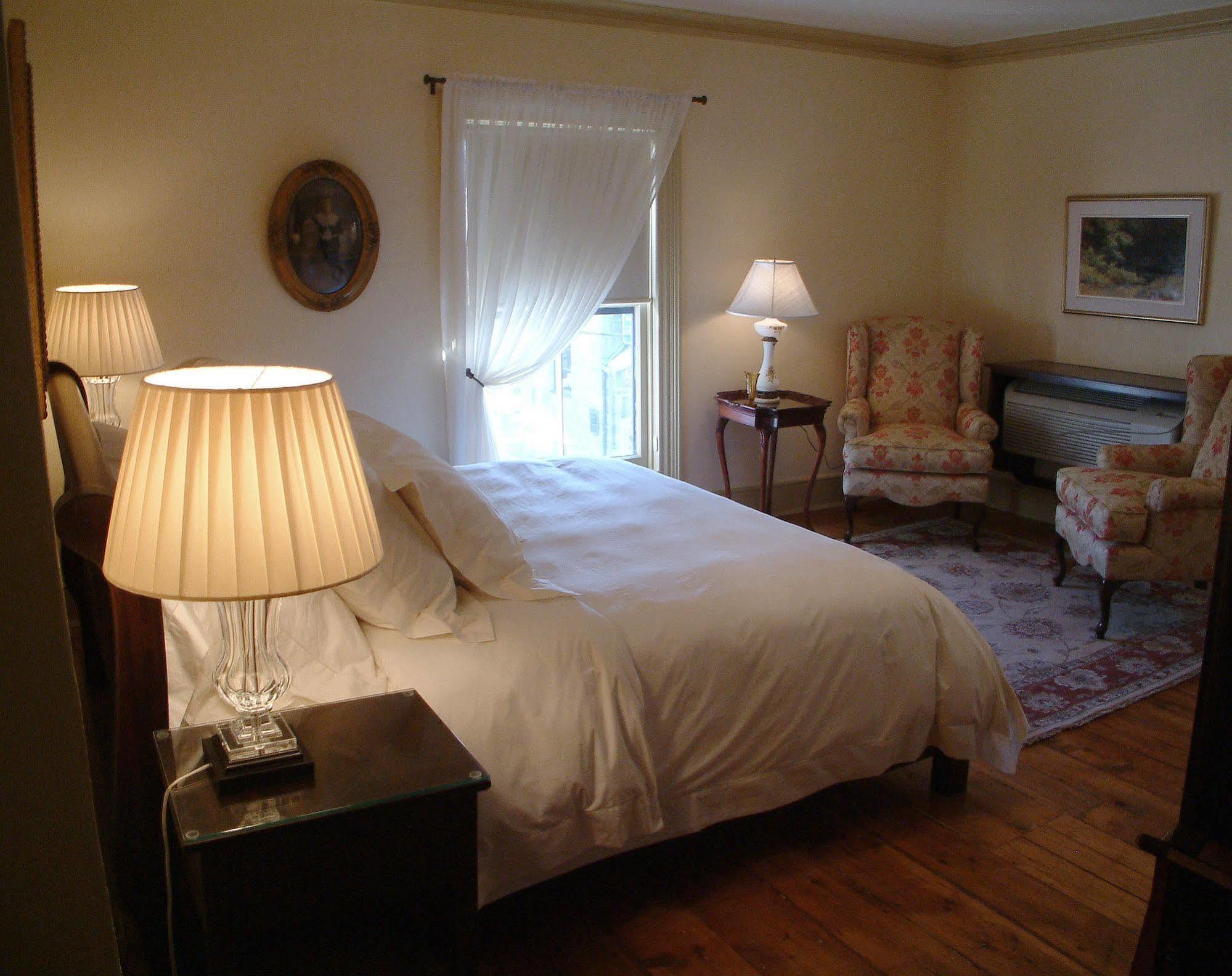 The Mariner King Inn Lunenburg Esterno foto