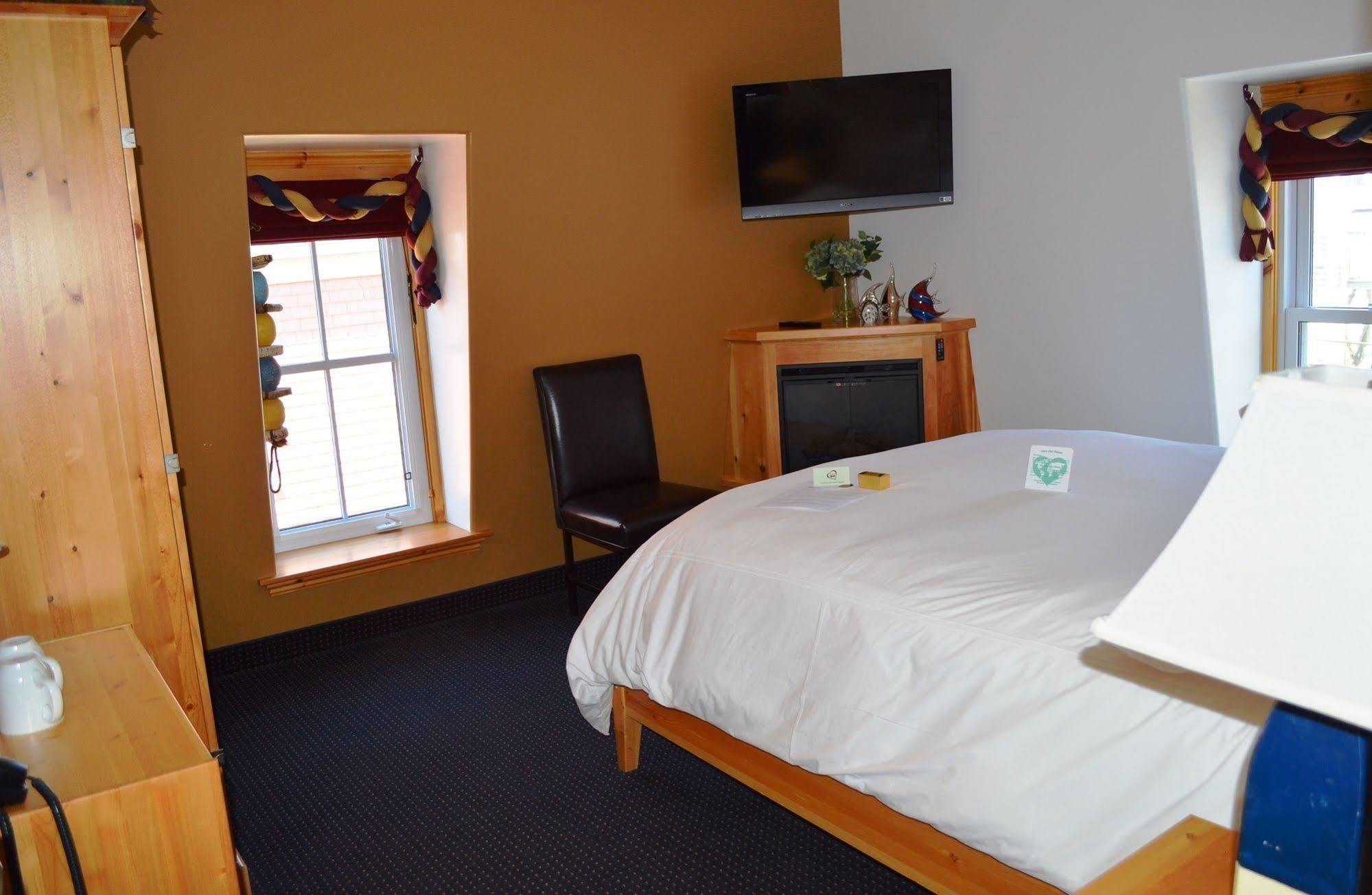 The Mariner King Inn Lunenburg Esterno foto